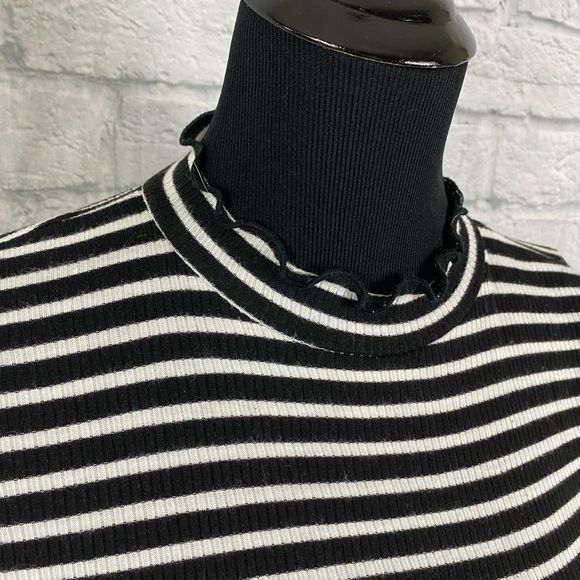 Stiletto’s mock turtleneck short sleeve ribbed stripe B&W mini dress sz M - Picture 4 of 11